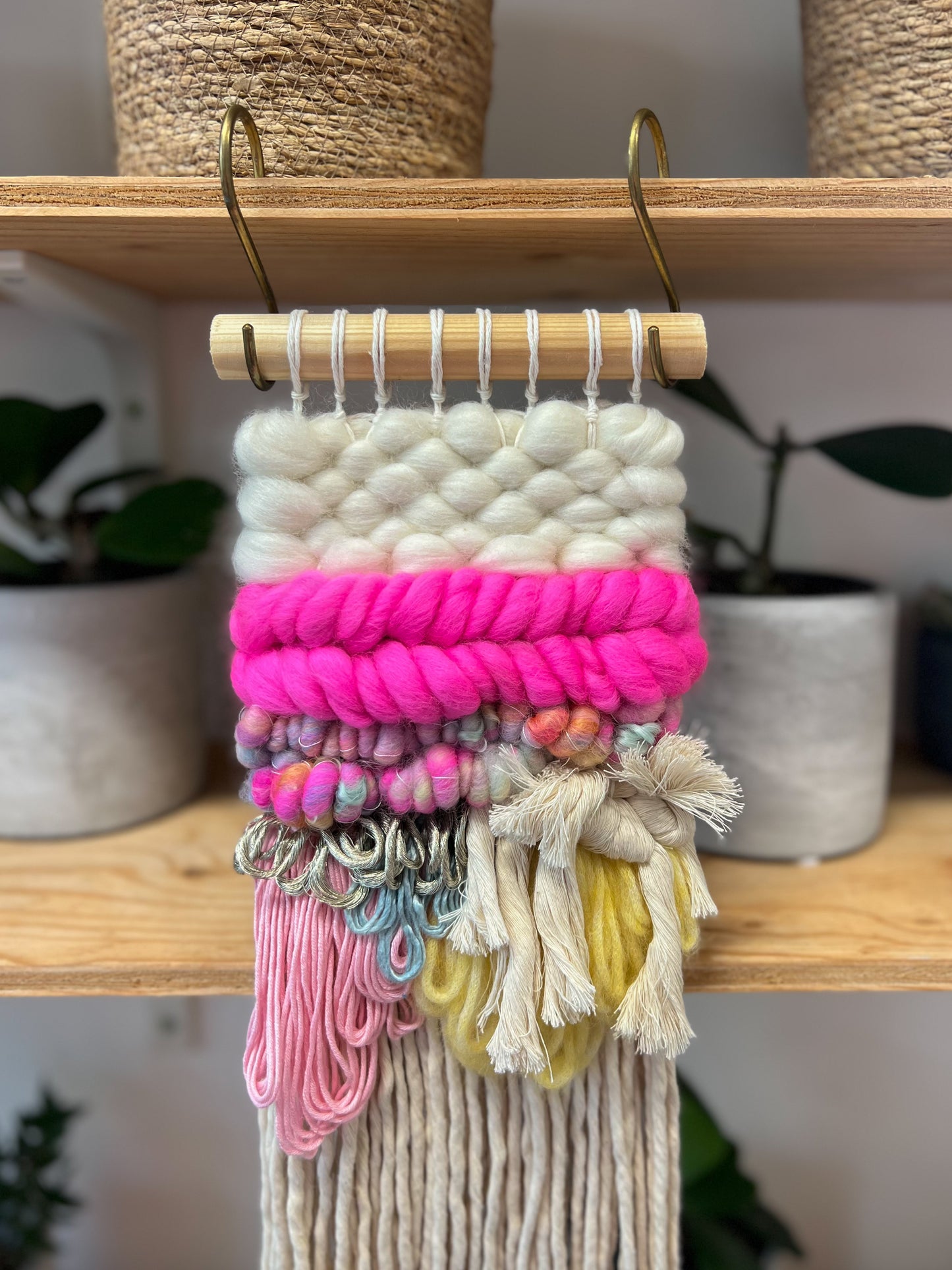 Woven Hanging 10